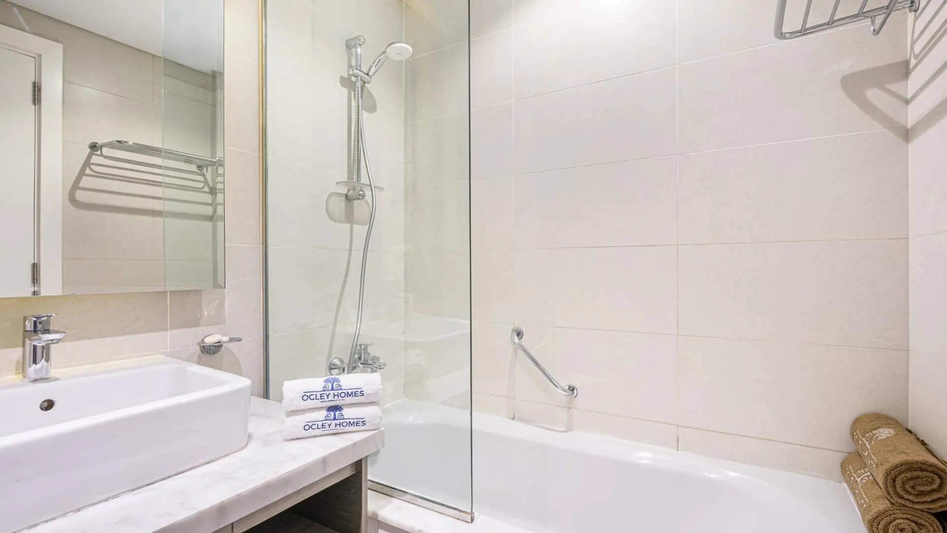 Modern Home In Business Bay With Panoramic View Dubai