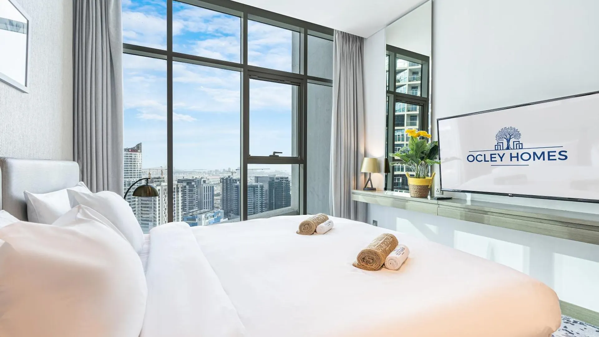 Modern Home In Business Bay With Panoramic View Dubai